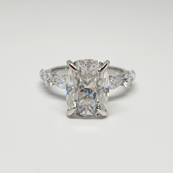 4.50 Ct Elongated Cushion Cut Moissanite Ring - Picture 4 of 11